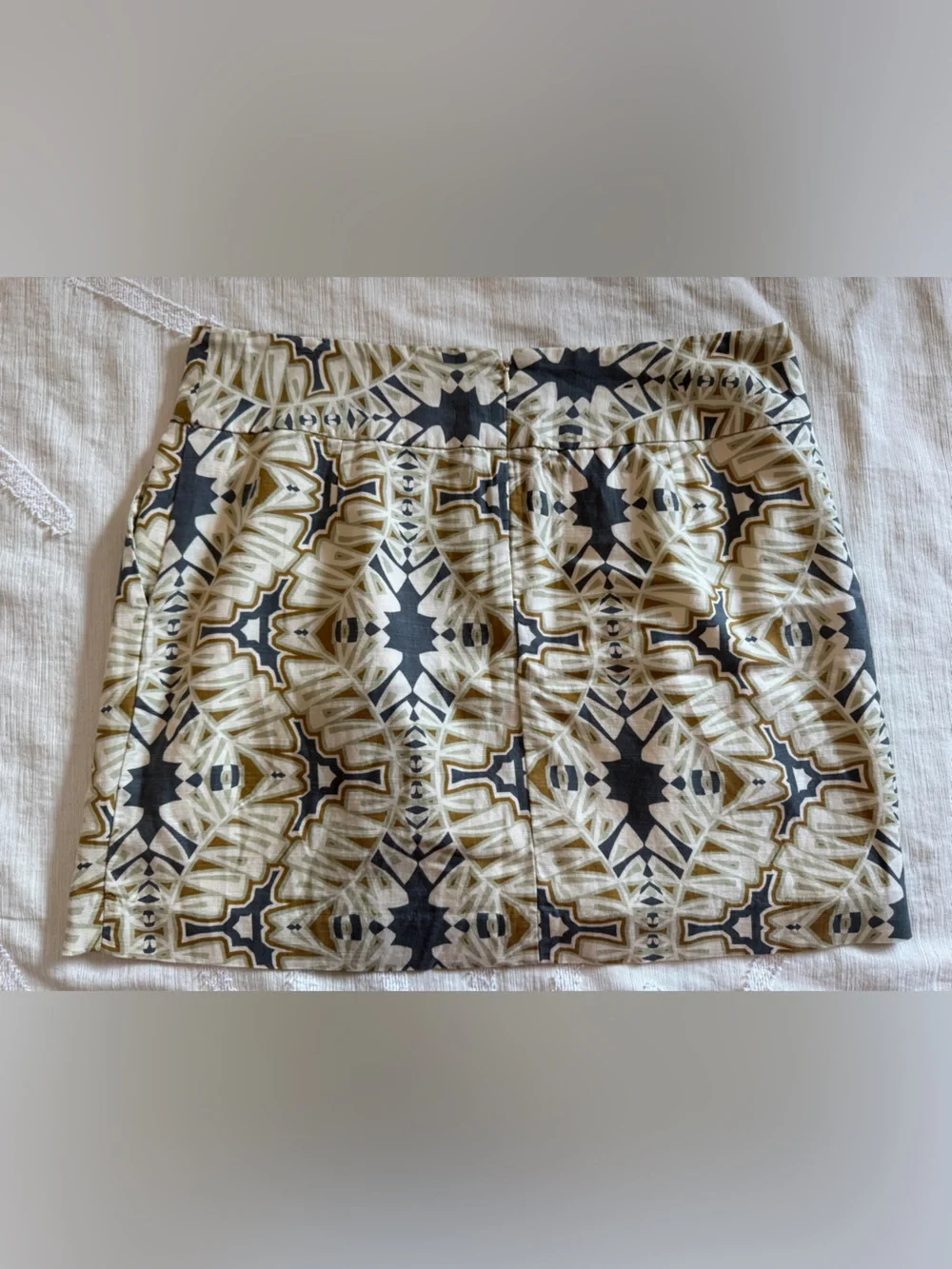 Banana Republic Women’s Size 12 Geometric Print Mini Skirt Lined